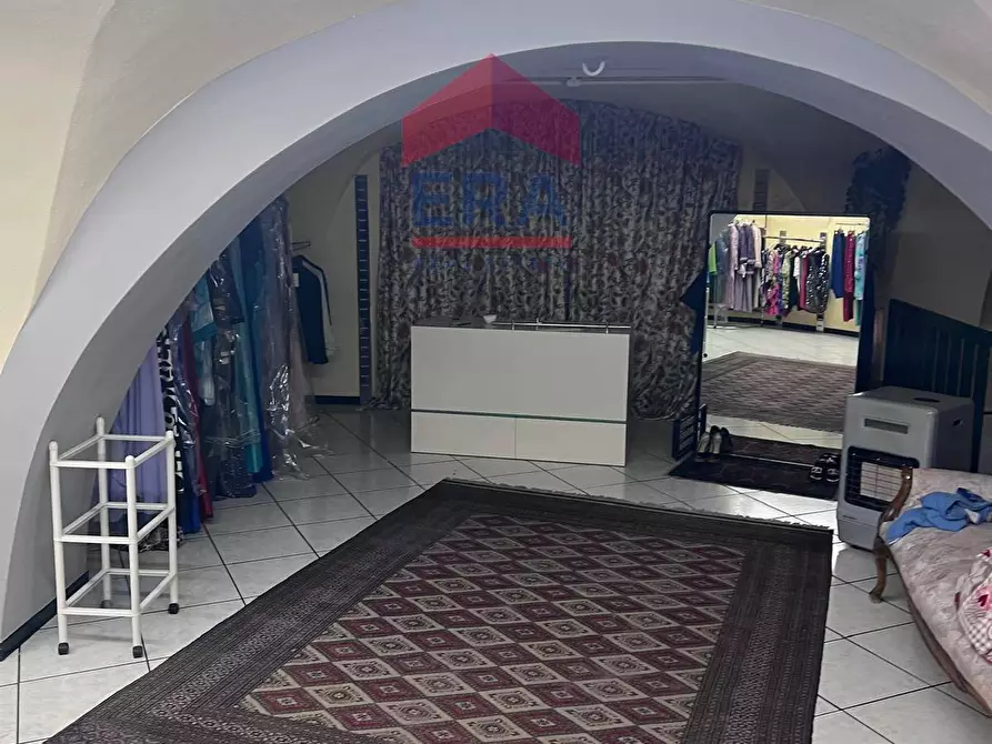 Immagine 12 di Locale commerciale in vendita  in corso sicilia 2 a Trecastagni