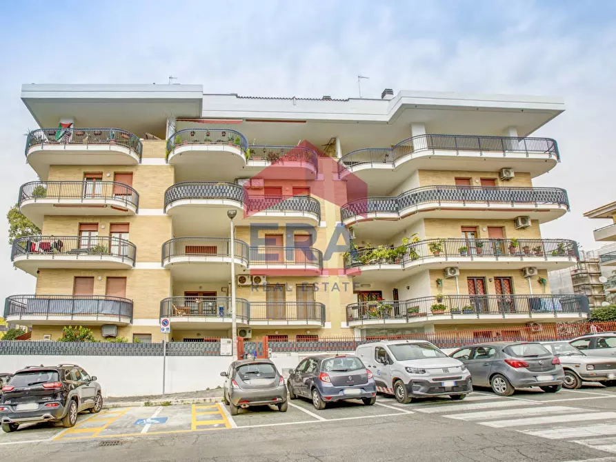 Immagine 1 di Attico in vendita  in Via Catilina 6 a Pomezia