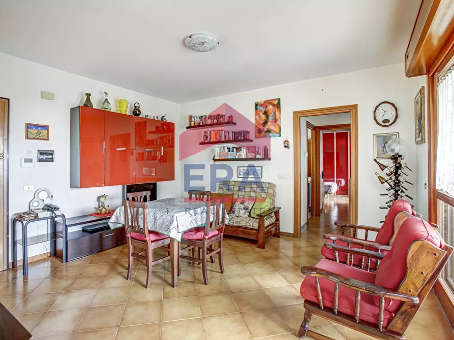 Immagine 6 di Attico in vendita  in Via Catilina 6 a Pomezia