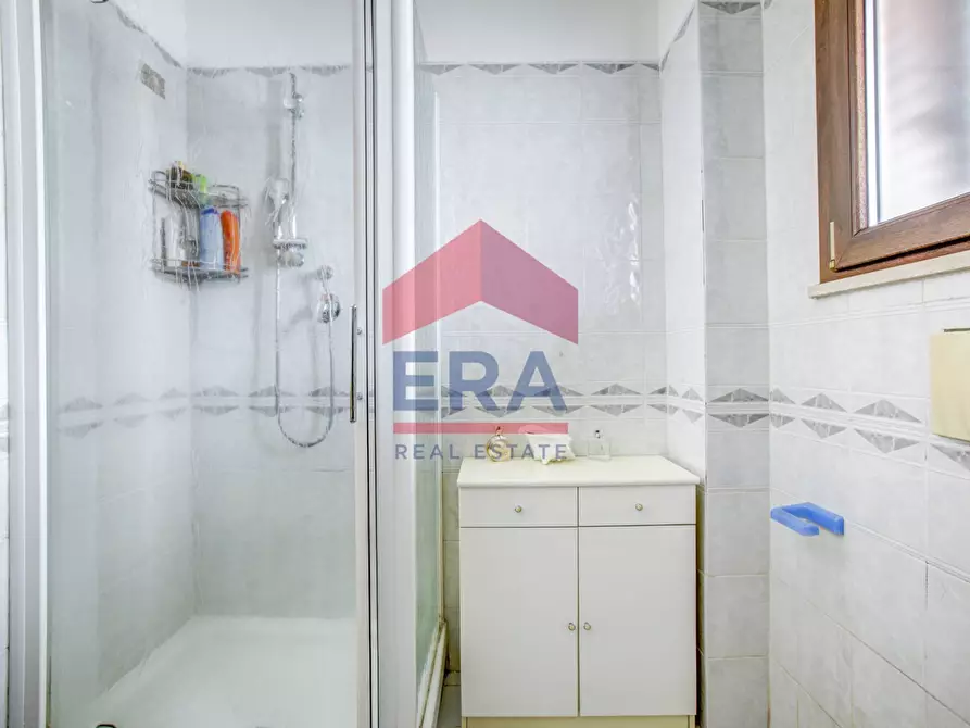 Immagine 12 di Attico in vendita  in Via Catilina 6 a Pomezia