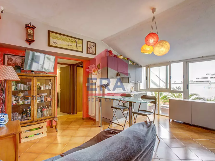 Immagine 21 di Attico in vendita  in Via Catilina 6 a Pomezia