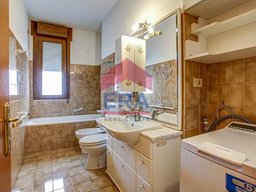 Immagine 12 di Appartamento in vendita  in Via Varrone 33 a Pomezia