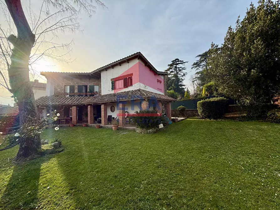 Immagine 2 di Villa in vendita  in Via Anguillara 22 a Manziana