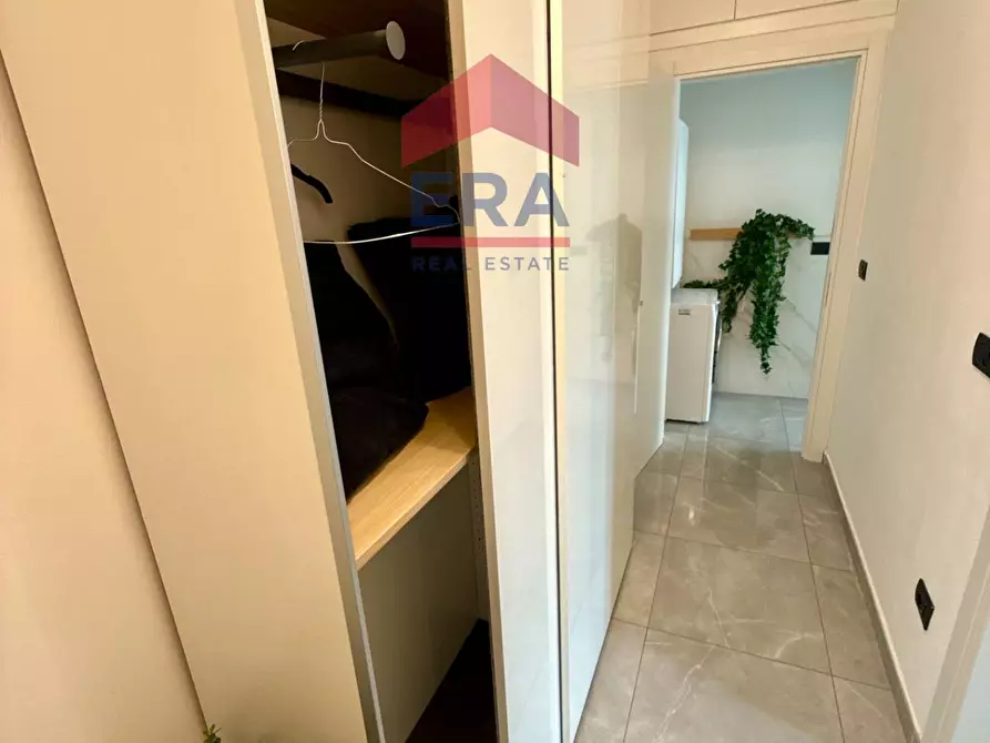 Immagine 3 di Appartamento in vendita  in Largo Promessi Sposi 8 a Milano