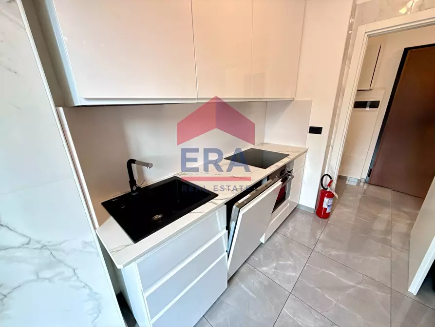 Immagine 6 di Appartamento in vendita  in Largo Promessi Sposi 8 a Milano