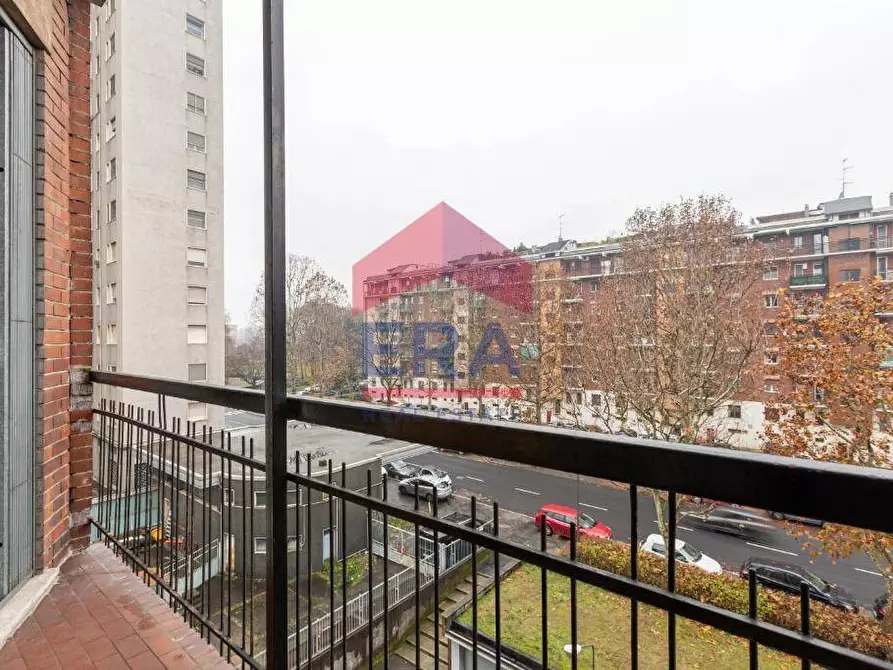 Immagine 10 di Appartamento in vendita  in Largo Promessi Sposi 8 a Milano