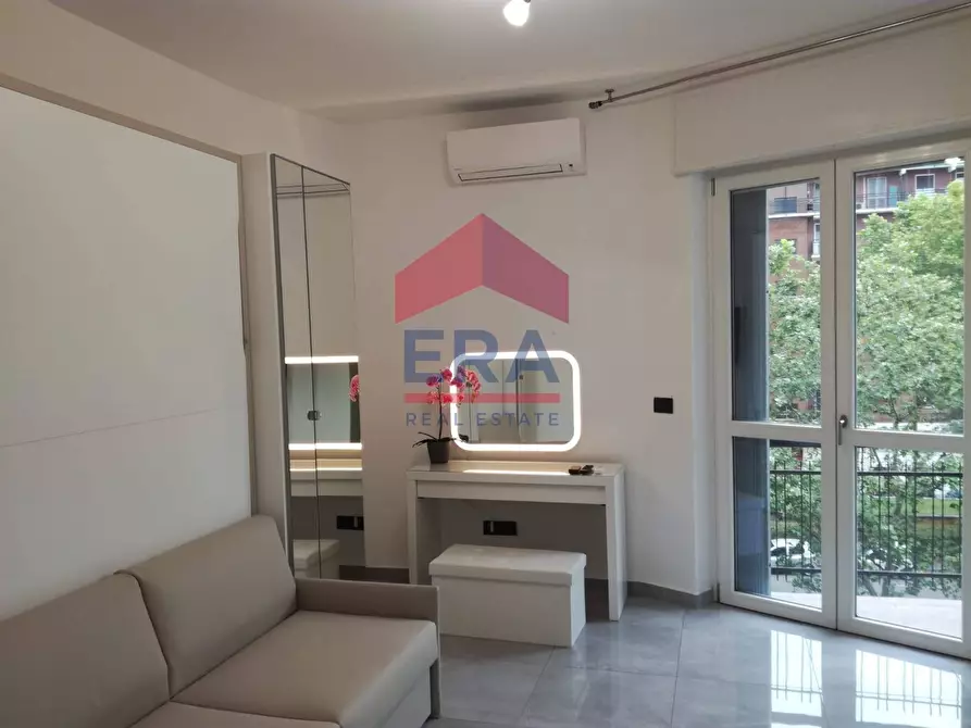 Immagine 17 di Appartamento in vendita  in Largo Promessi Sposi 8 a Milano