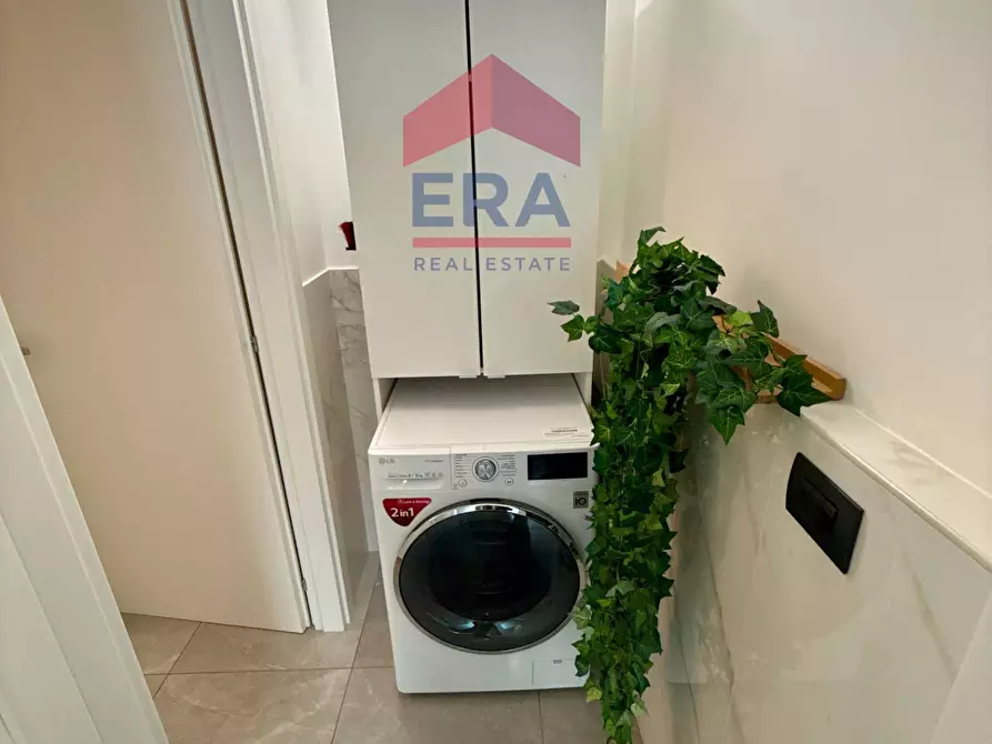 Immagine 21 di Appartamento in vendita  in Largo Promessi Sposi 8 a Milano