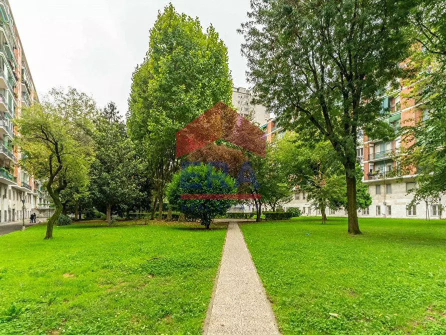 Immagine 32 di Appartamento in vendita  in Largo Promessi Sposi 8 a Milano