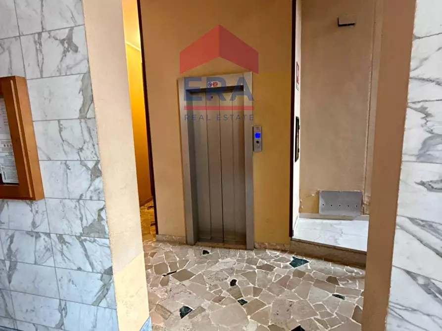 Immagine 33 di Appartamento in vendita  in Largo Promessi Sposi 8 a Milano