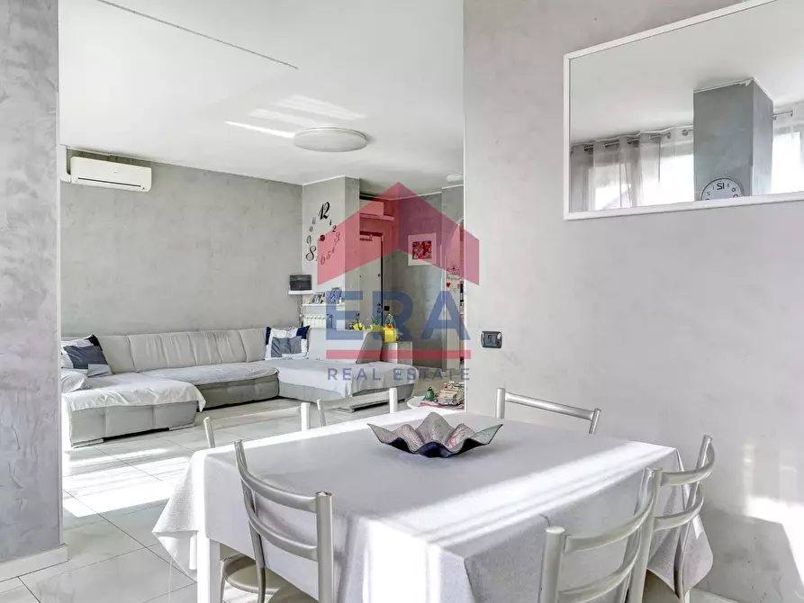 Immagine 5 di Appartamento in vendita  in viale delle Arti 11 a Pomezia