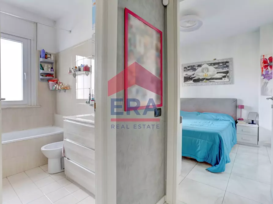 Immagine 13 di Appartamento in vendita  in viale delle Arti 11 a Pomezia