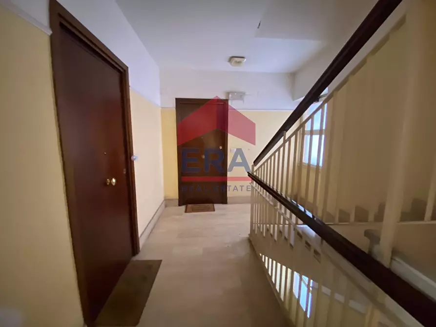 Immagine 2 di Appartamento in vendita  in Piazza Baldassarre Avanzini a Roma