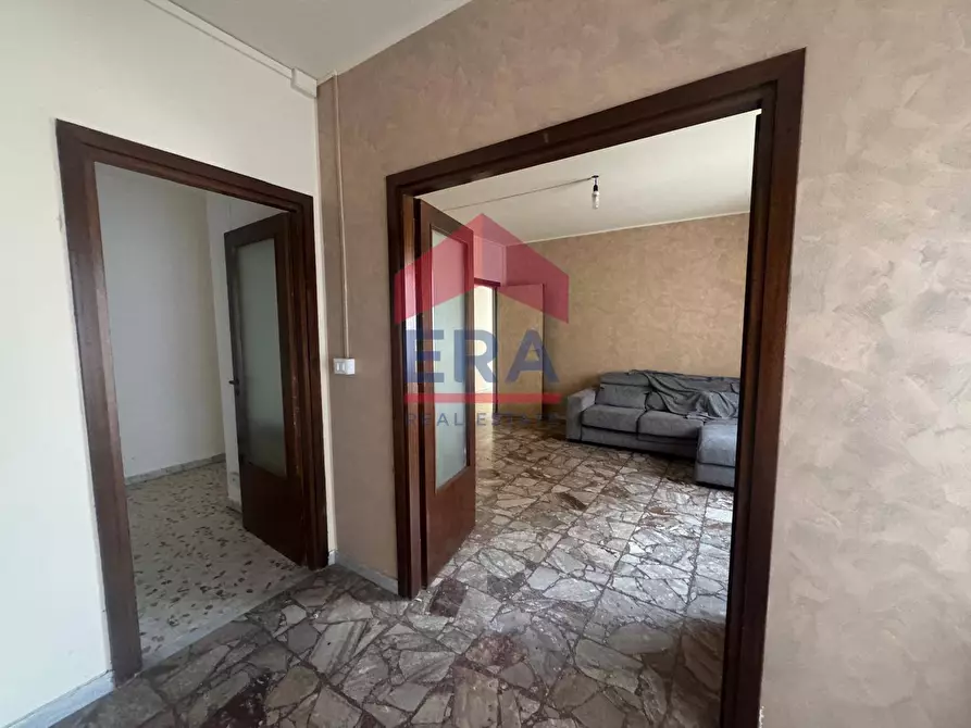 Immagine 3 di Appartamento in vendita  in Piazza Baldassarre Avanzini a Roma