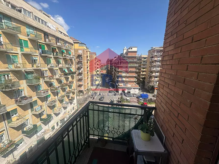 Immagine 17 di Appartamento in vendita  in Piazza Baldassarre Avanzini a Roma