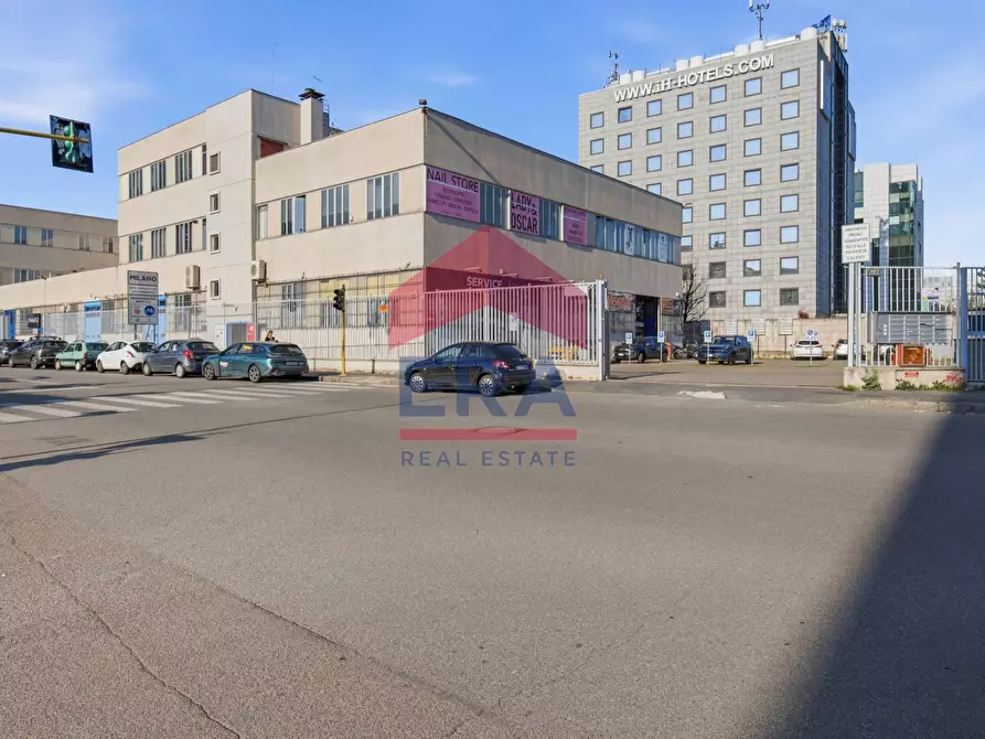 Immagine 1 di Ufficio in vendita  in via Lorenteggio 280/2 a Milano