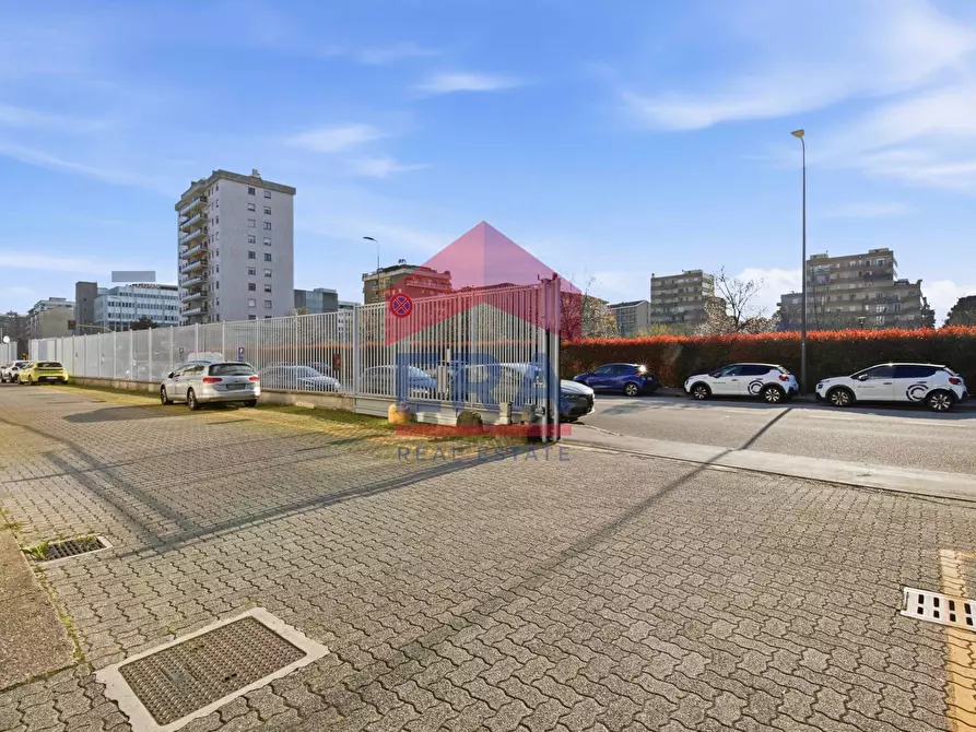 Immagine 3 di Ufficio in vendita  in via Lorenteggio 280/2 a Milano