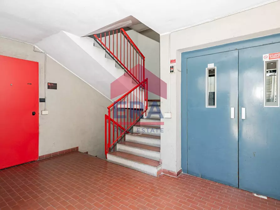 Immagine 6 di Ufficio in vendita  in via Lorenteggio 280/2 a Milano