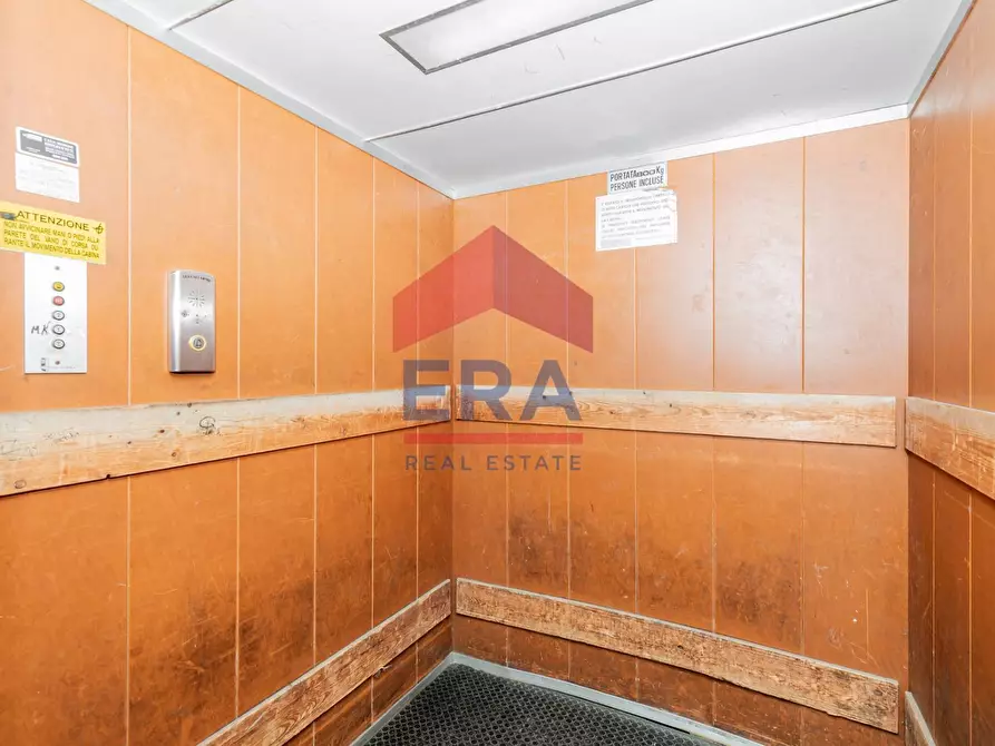 Immagine 7 di Ufficio in vendita  in via Lorenteggio 280/2 a Milano