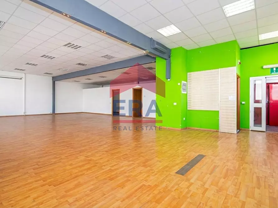 Immagine 11 di Ufficio in vendita  in via Lorenteggio 280/2 a Milano