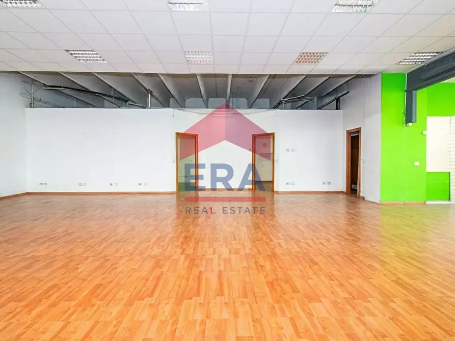 Immagine 13 di Ufficio in vendita  in via Lorenteggio 280/2 a Milano