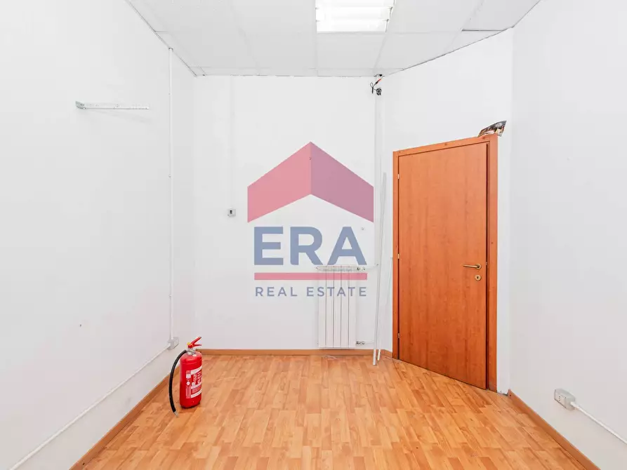 Immagine 16 di Ufficio in vendita  in via Lorenteggio 280/2 a Milano