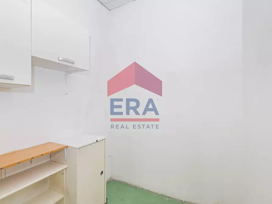 Immagine 17 di Ufficio in vendita  in via Lorenteggio 280/2 a Milano