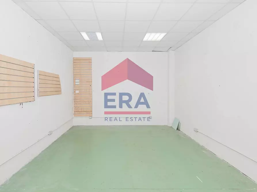 Immagine 21 di Ufficio in vendita  in via Lorenteggio 280/2 a Milano