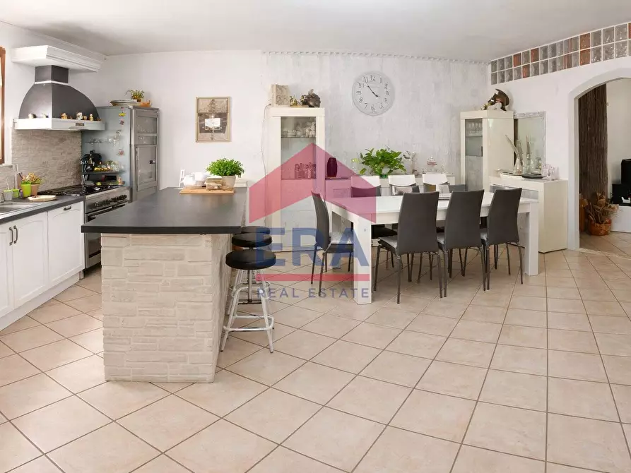 Immagine 2 di Villa in vendita  in via san berardo dei marsi 42 a Ardea