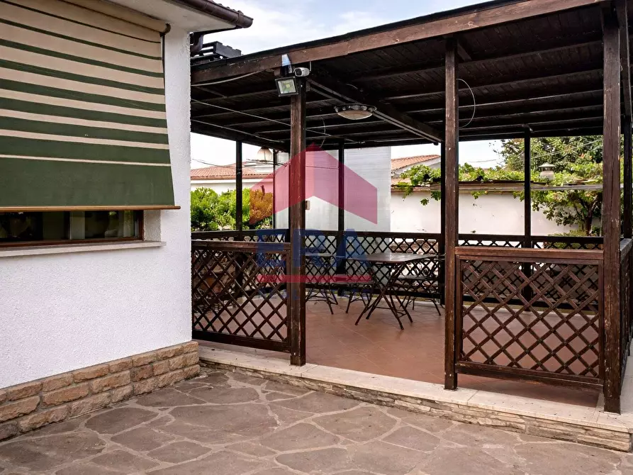 Immagine 6 di Villa in vendita  in via san berardo dei marsi 42 a Ardea