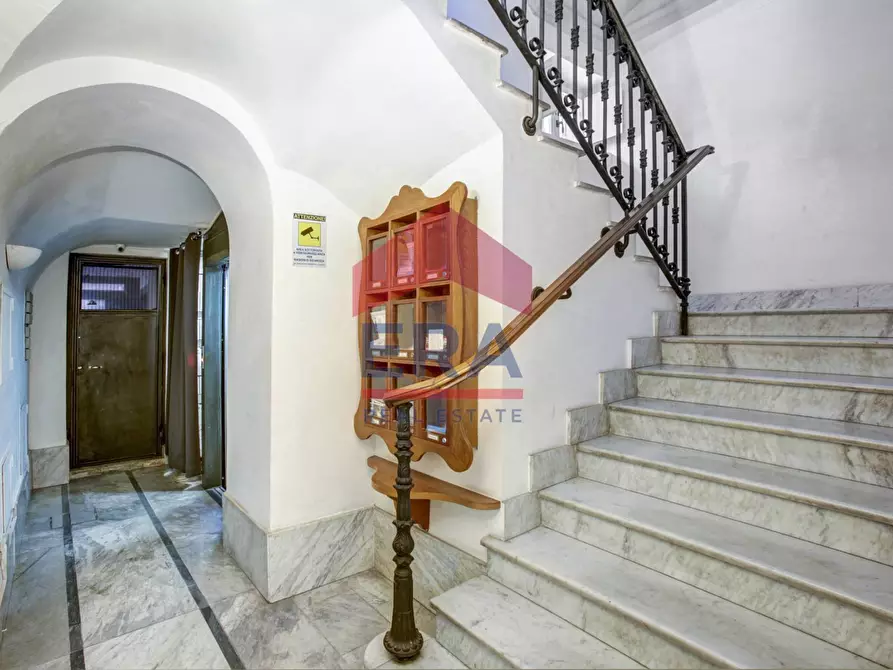 Immagine 4 di Ufficio in affitto  in Via Frattina a Roma