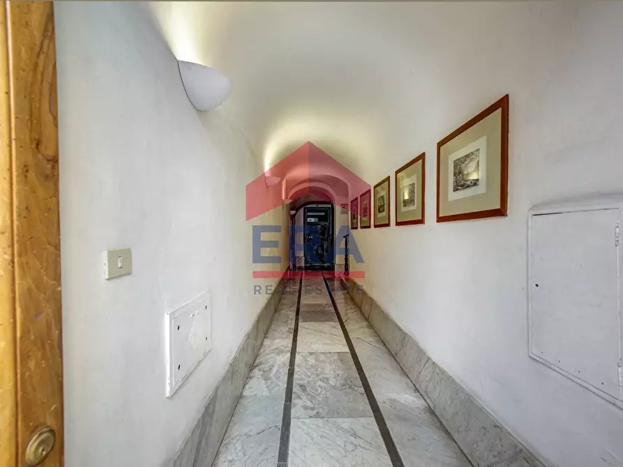 Immagine 3 di Ufficio in affitto  in Via Frattina a Roma