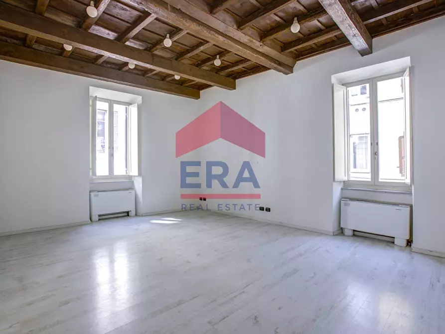 Immagine 1 di Ufficio in affitto  in Via Frattina a Roma