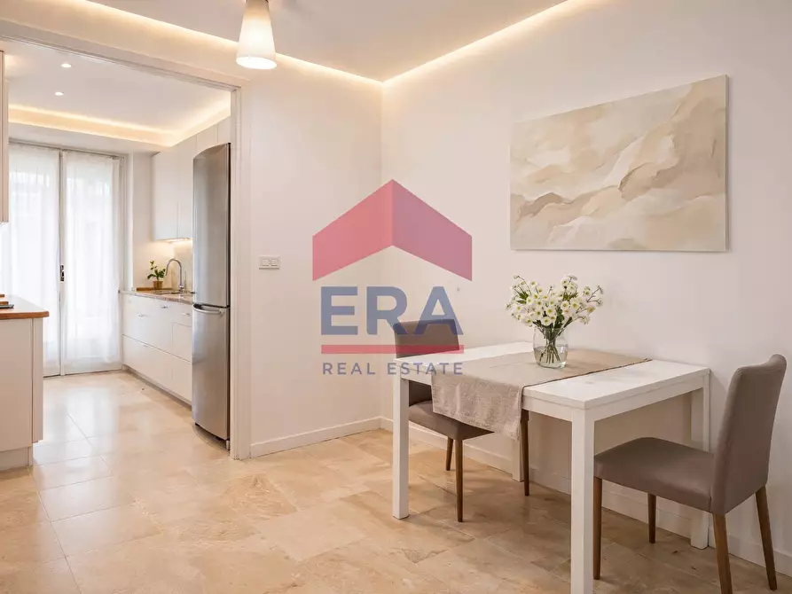 Immagine 2 di Appartamento in vendita  in Via Enrico Fermi 49 a Roma