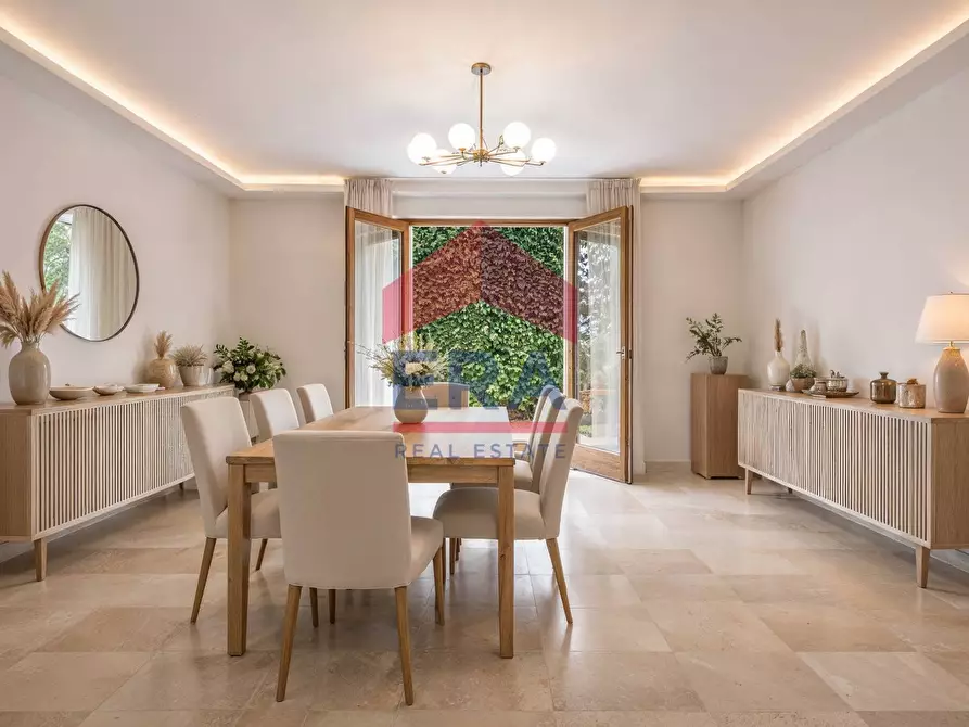 Immagine 1 di Appartamento in vendita  in Via Enrico Fermi 49 a Roma