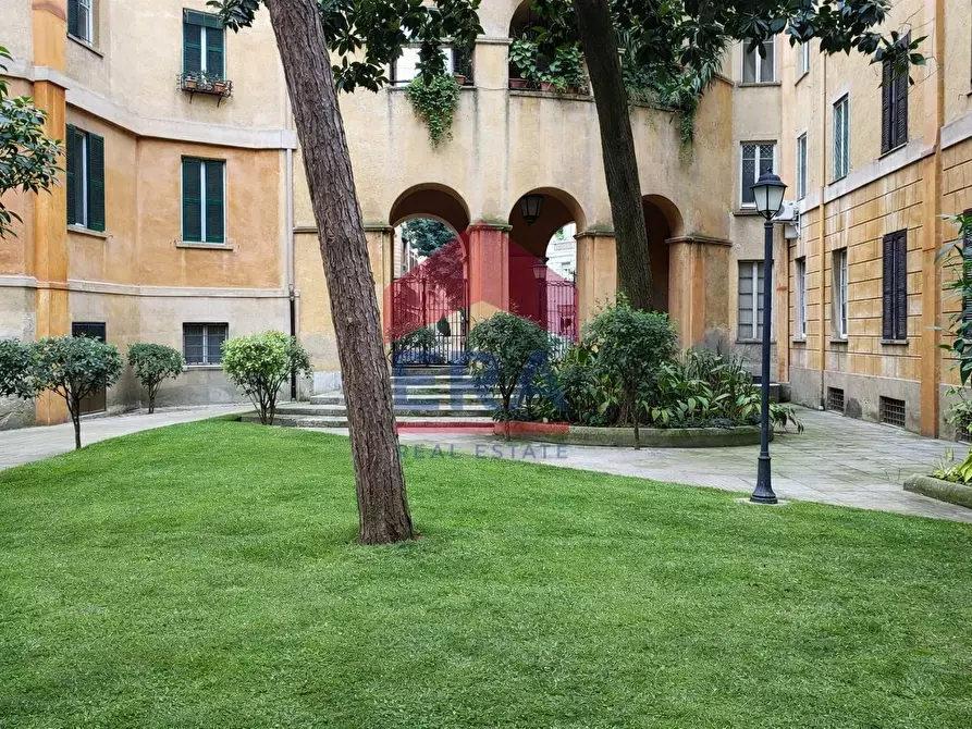 Immagine 3 di Appartamento in vendita  in Piazza Melozzo Da Forli' a Roma
