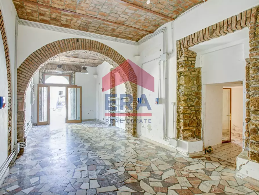 Immagine 12 di Locale commerciale in affitto  in Via Guido Baccelli 56/60 a Civitavecchia