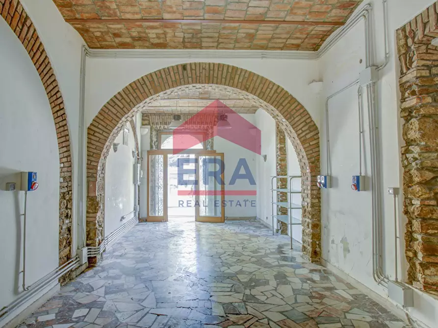 Immagine 13 di Locale commerciale in affitto  in Via Guido Baccelli 56/60 a Civitavecchia