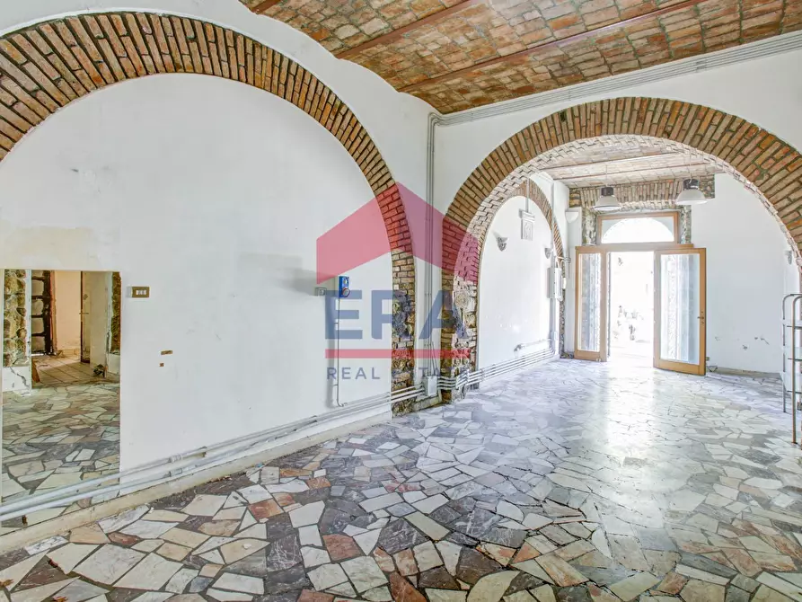Immagine 15 di Locale commerciale in affitto  in Via Guido Baccelli 56/60 a Civitavecchia
