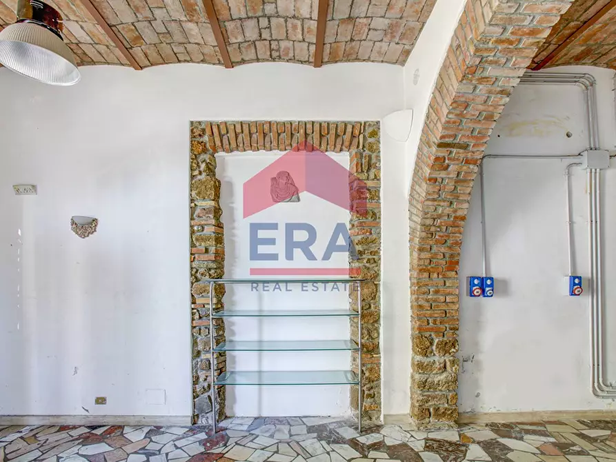 Immagine 17 di Locale commerciale in affitto  in Via Guido Baccelli 56/60 a Civitavecchia