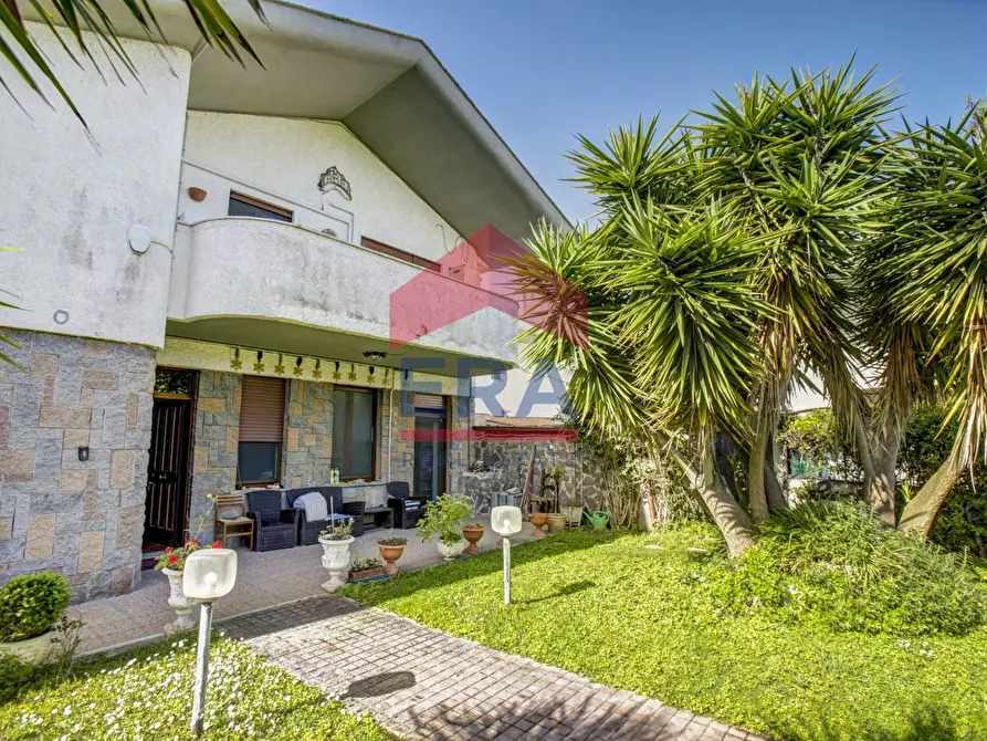 Immagine 3 di Villa in vendita  in Viale Piave 10 a Ardea