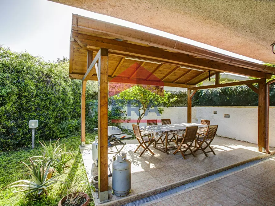 Immagine 20 di Villa in vendita  in Viale Piave 10 a Ardea