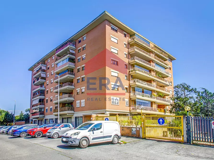 Immagine 1 di Appartamento in vendita  in Via Caterina Troiani 125 a Roma