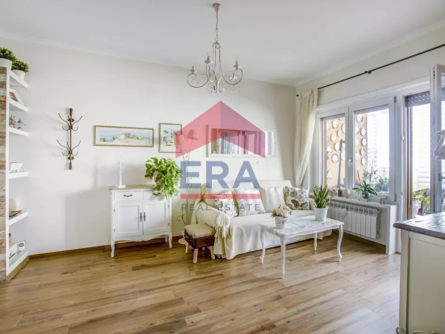 Immagine 4 di Appartamento in vendita  in Via Caterina Troiani 125 a Roma