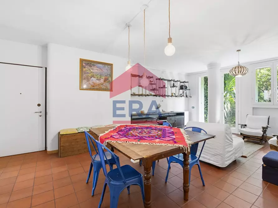 Immagine 2 di Appartamento in vendita  in Via Altaguardia 1 a Milano