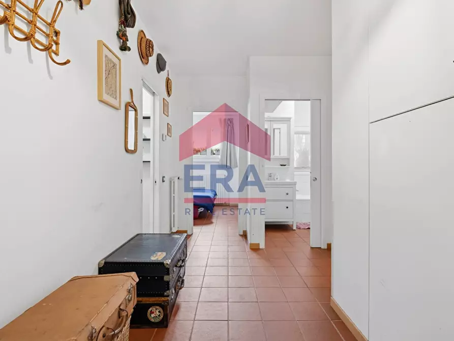 Immagine 17 di Appartamento in vendita  in Via Altaguardia 1 a Milano