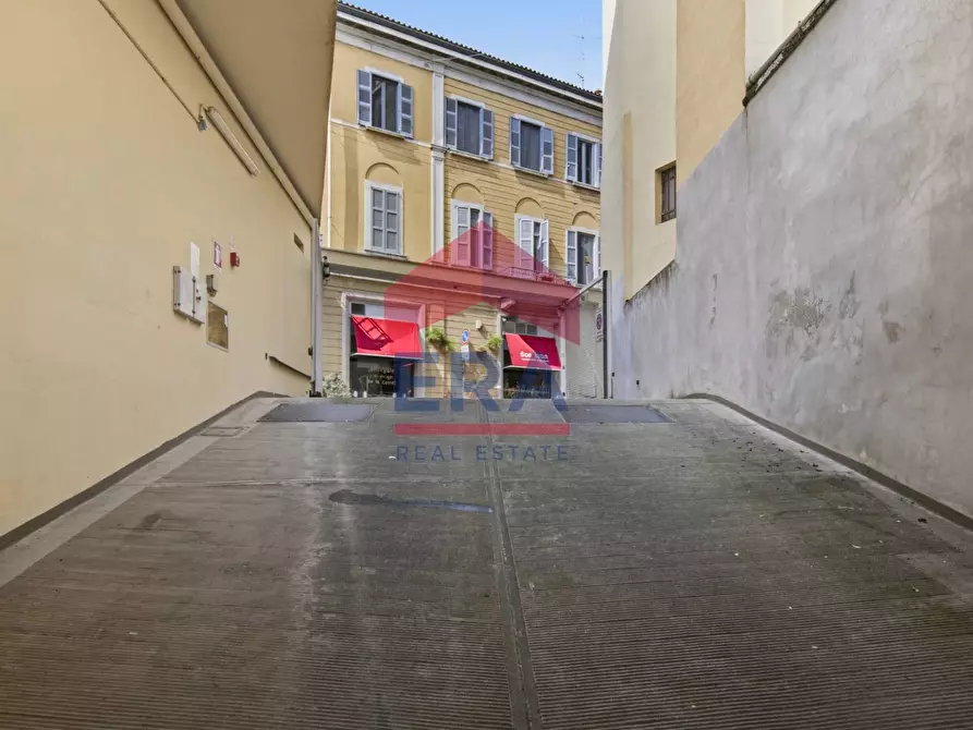 Immagine 21 di Appartamento in vendita  in Via Altaguardia 1 a Milano