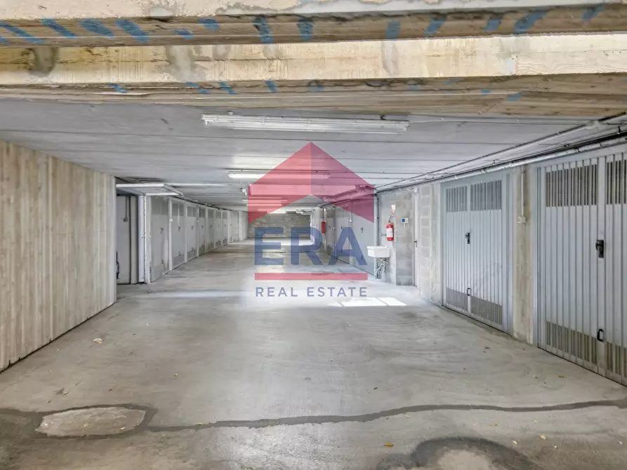 Immagine 22 di Appartamento in vendita  in Via Altaguardia 1 a Milano