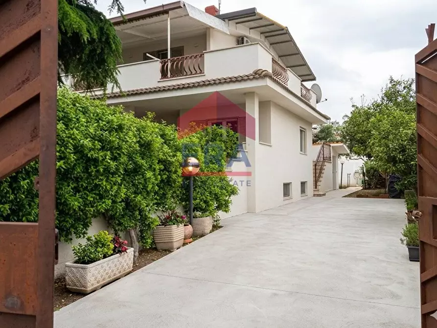 Immagine 1 di Casa semindipendente in vendita  in via lecce 98 a Ardea