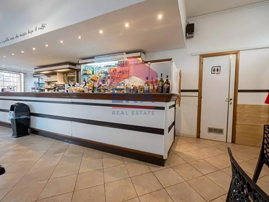 Immagine 11 di Bar / Ristorante in vendita  in via salvo d'acquisto 60 a Pomezia